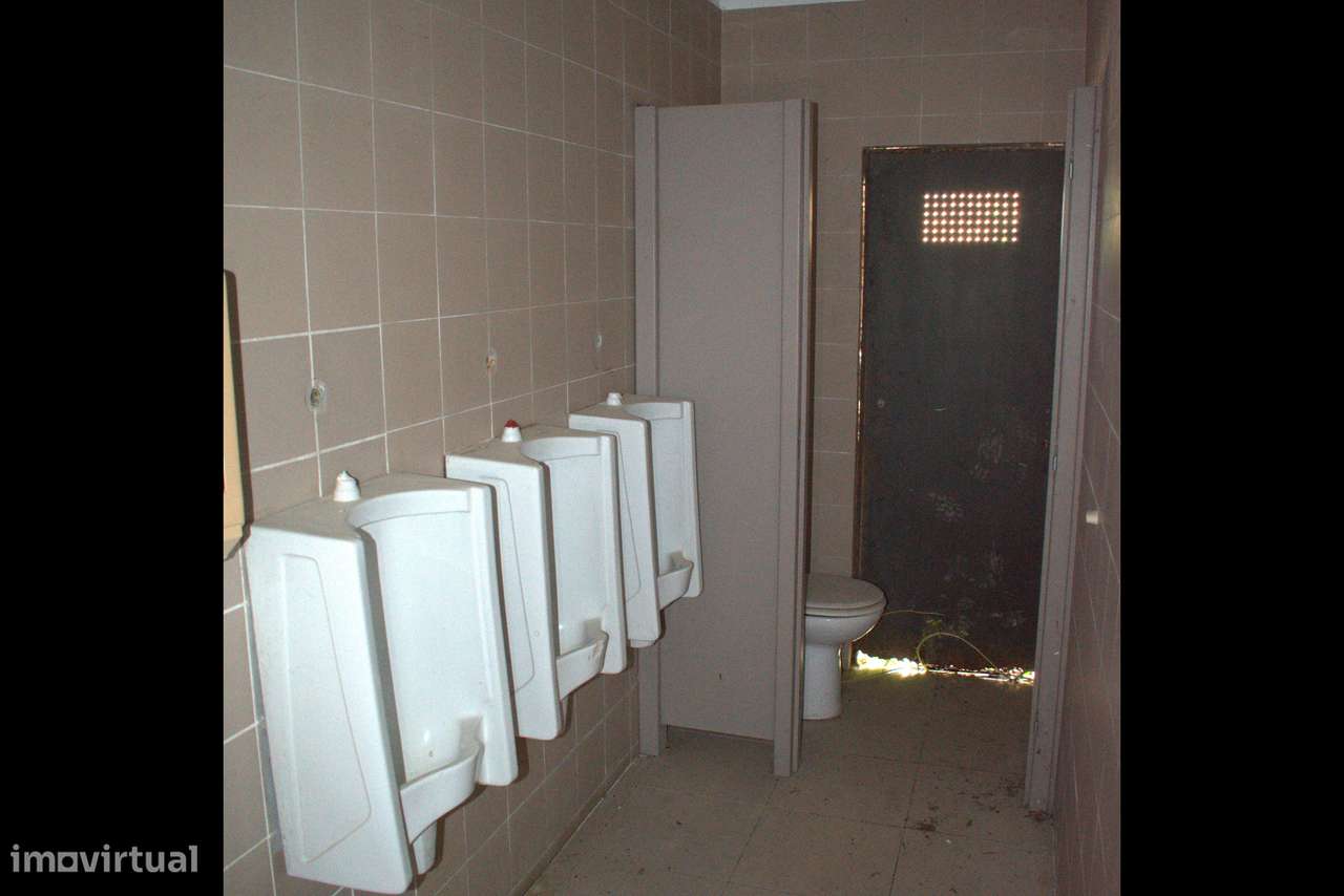 Espaço comercial de 451m² com estacionamento-12