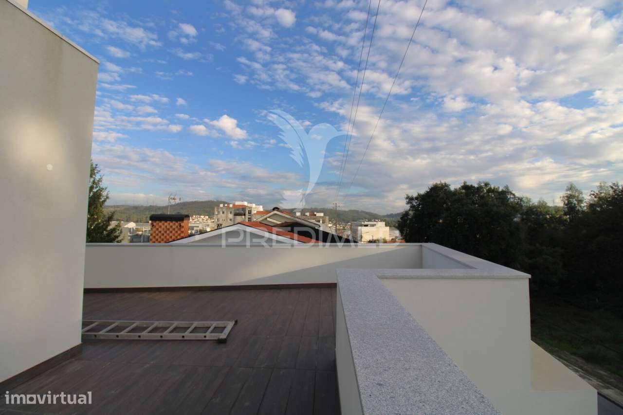Andar moradia T3 duplex novo com box e terraço em Alfena - Grande imagem: 4/31