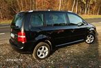 Volkswagen Touran 2.0 FSI Highline - 18