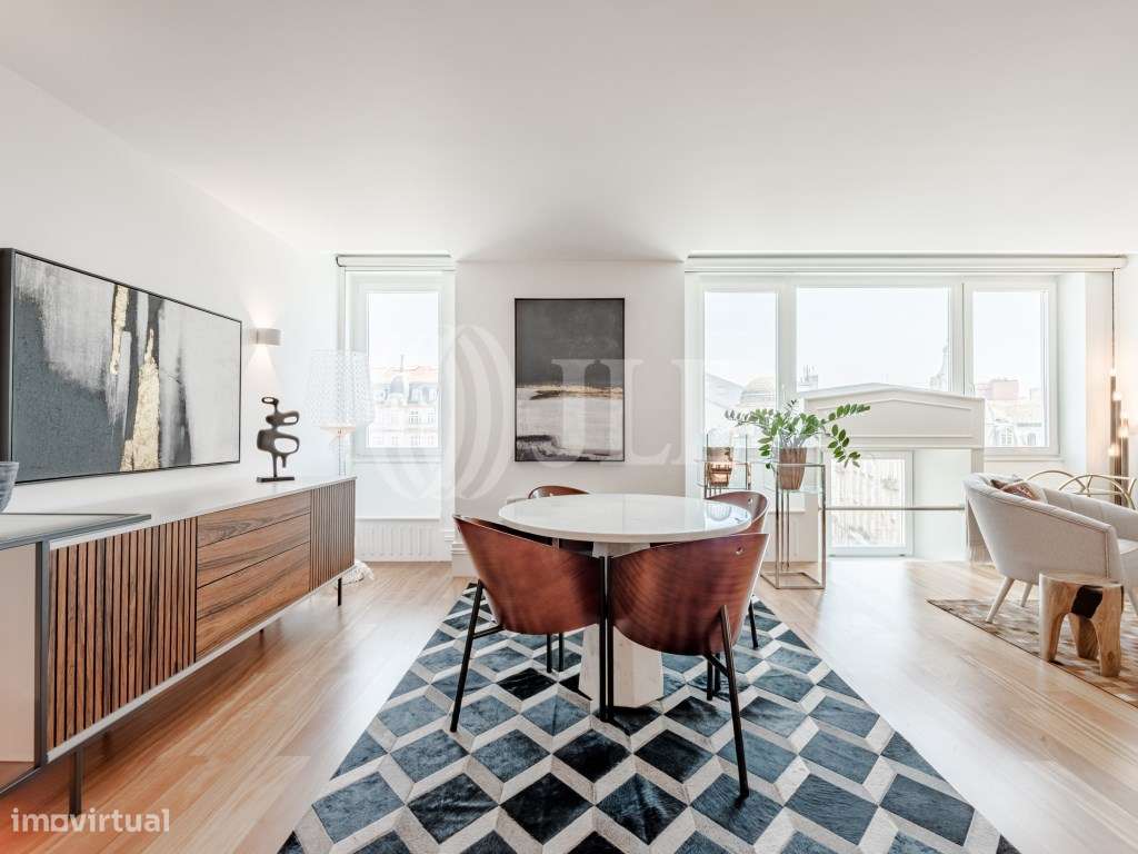 Apartamento T3 com dois lugares de garagem em Aliados, Porto-12