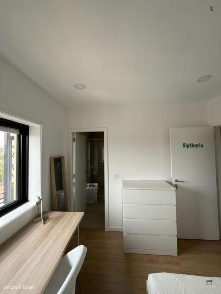 Quarto - localizado em Rio Tinto Porto - Grande imagem: 4/7