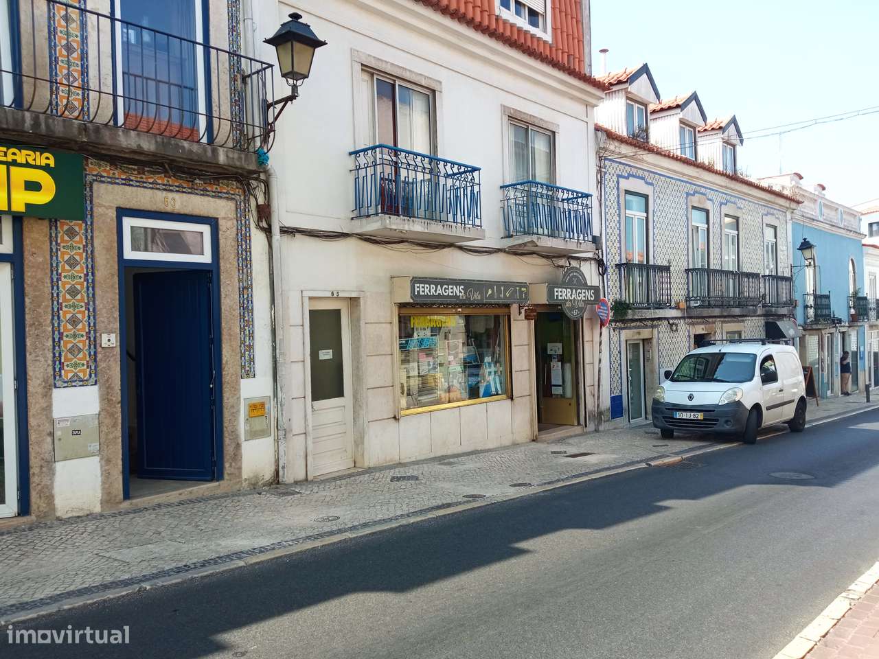 T2+1 Remodelado com Logradouro no Centro de Oeiras-25