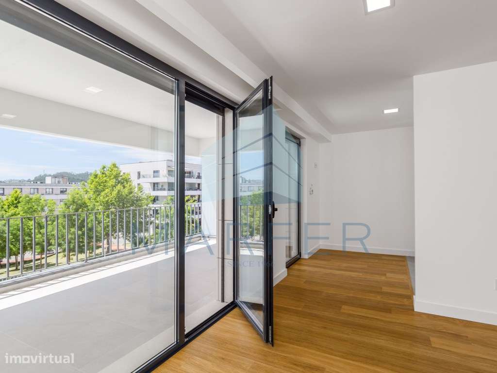 Apartamento T4 - Novo-0