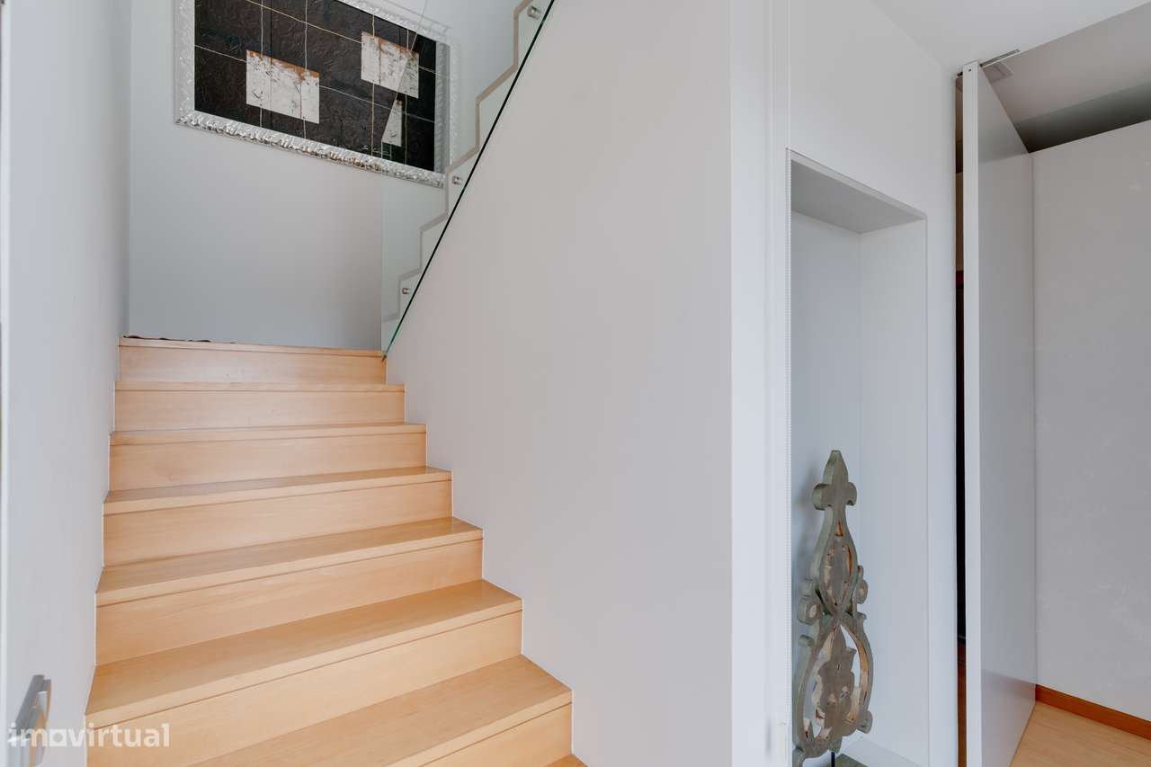 Elegância e Privacidade na Moradia dos Seus Sonhos-31