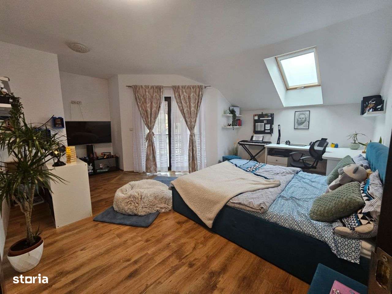 Vand casa P+M, deosebita, zona Gai-8