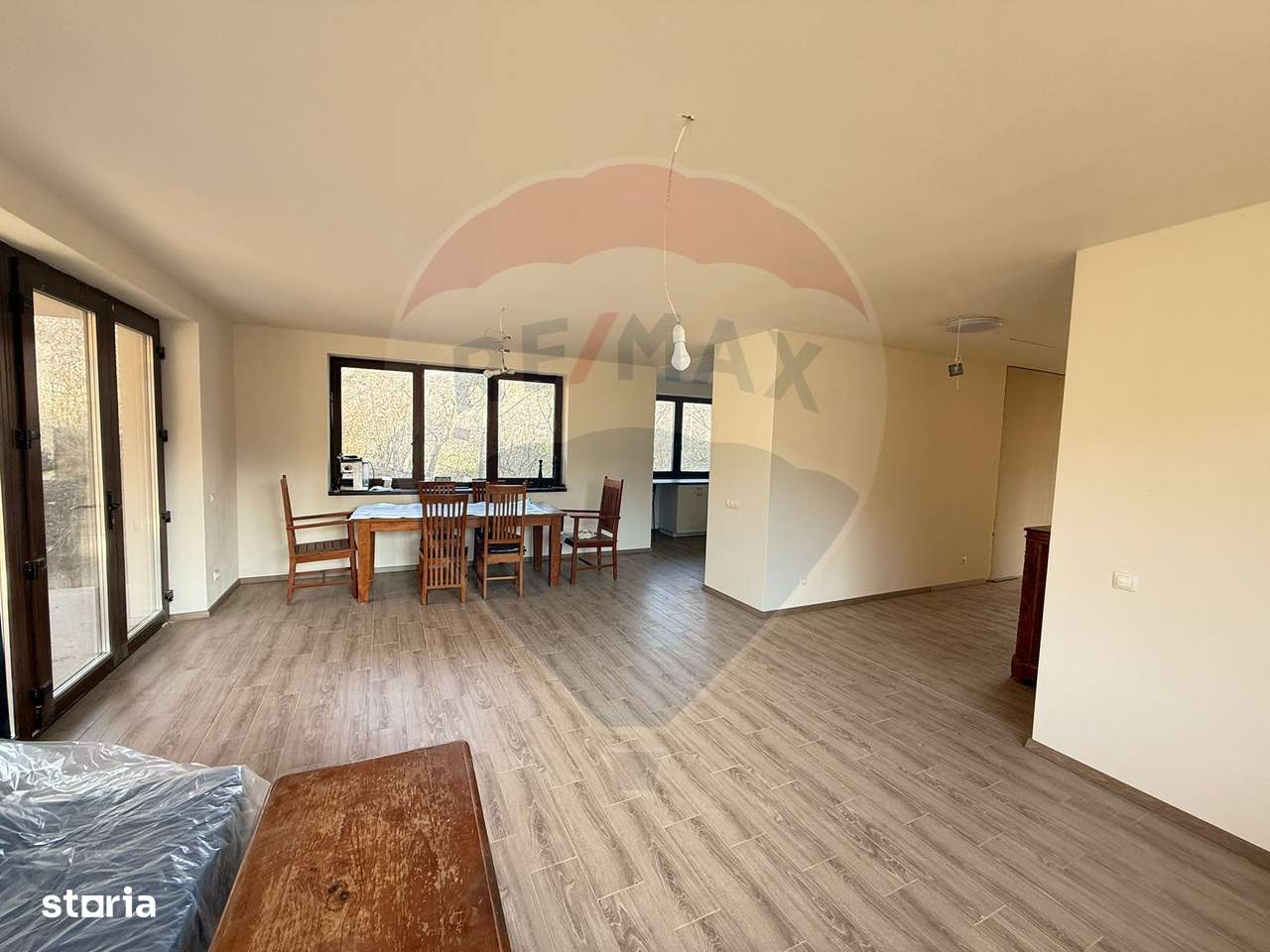 De vânzare Casă nouă cu 4 camere, teren 1190 mp Cartier Podgoria-3