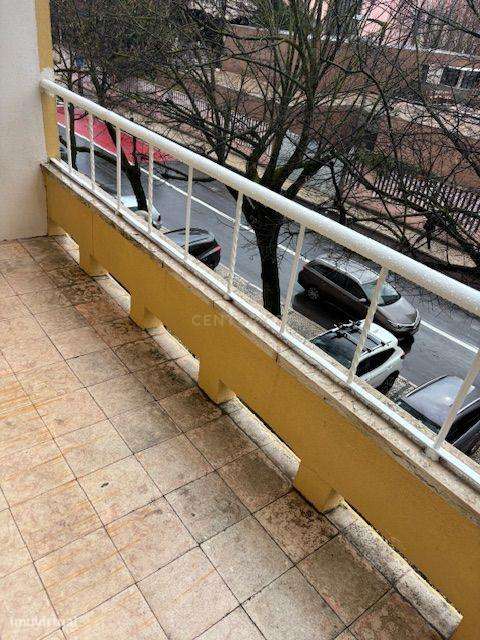 Apartamento T3 totalmente remodelado, localizado na Estrada da Torre, - Grande imagem: 3/21