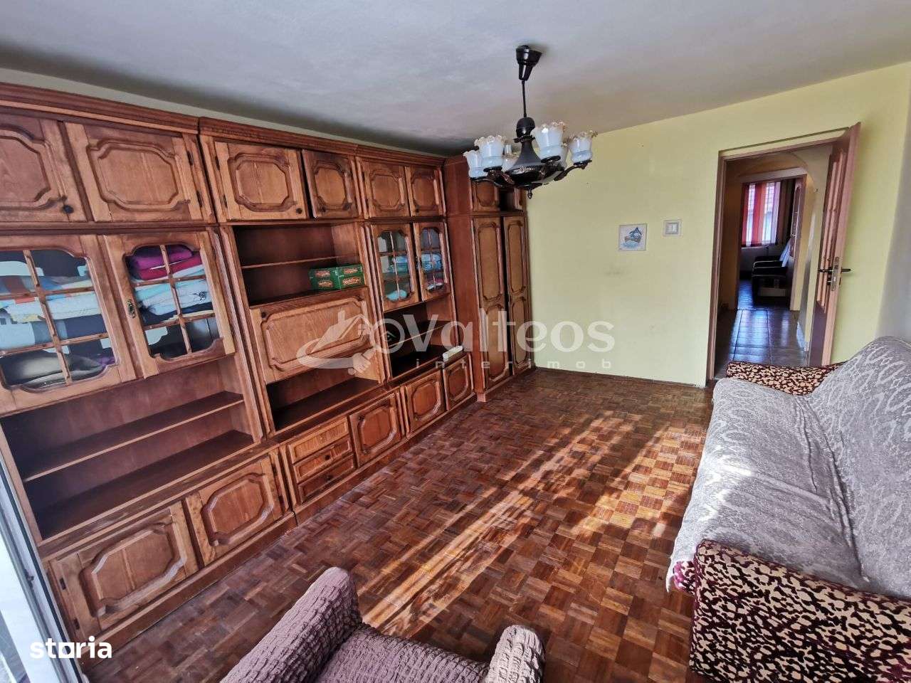 Reșița, apartament 4 camere (2X2), 120 mp, etaj 2, zona Universitate-1