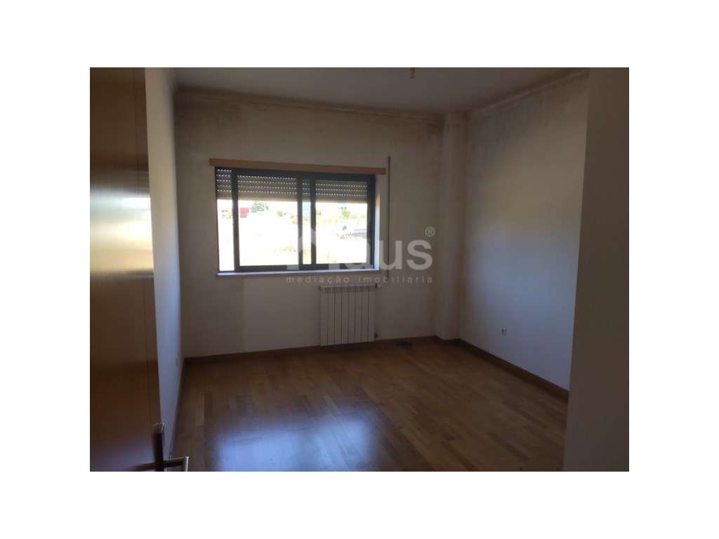 T2 com parqueamento e arrecadação-10