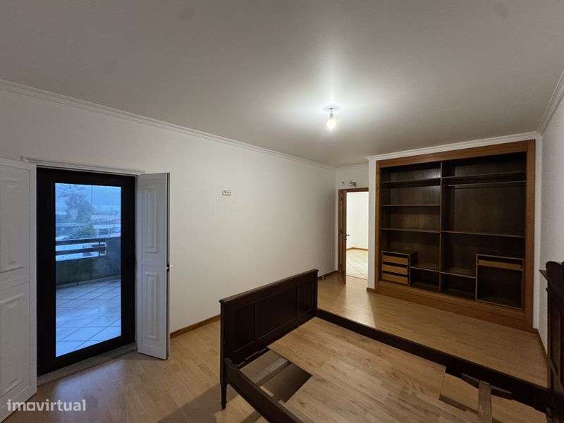 1/2 Moradia T3 para arrendamento - Grande imagem: 4/8