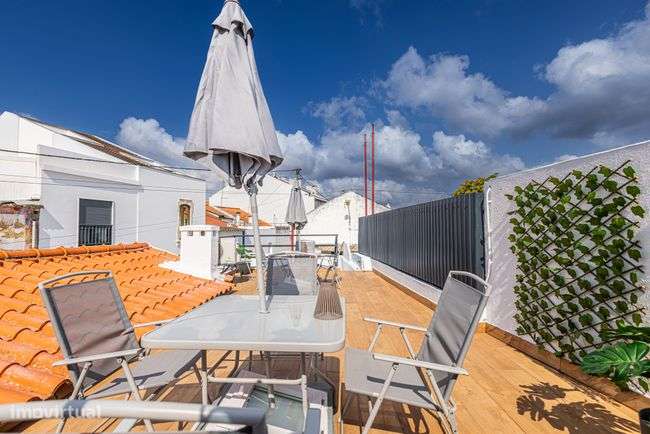 MORADIA T2 + QUINTAL + TERRAÇO – TOTALMENTE REMODELADA CENTRO CARTAXO-1