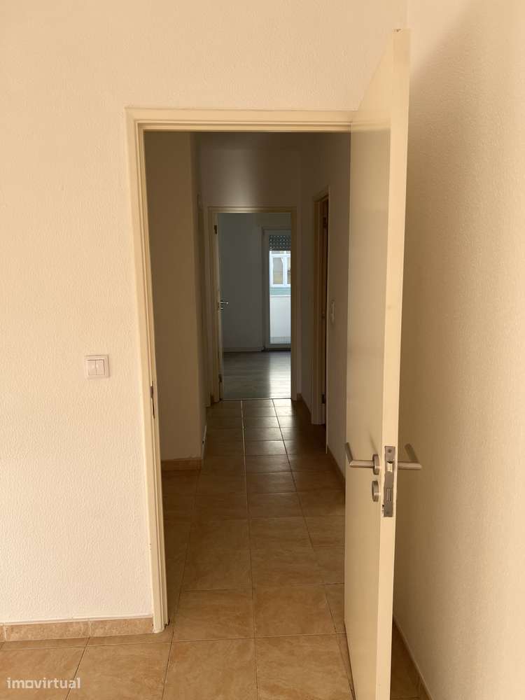 Exelente T2 na Zona das Amoreiras - Grande imagem: 5/15