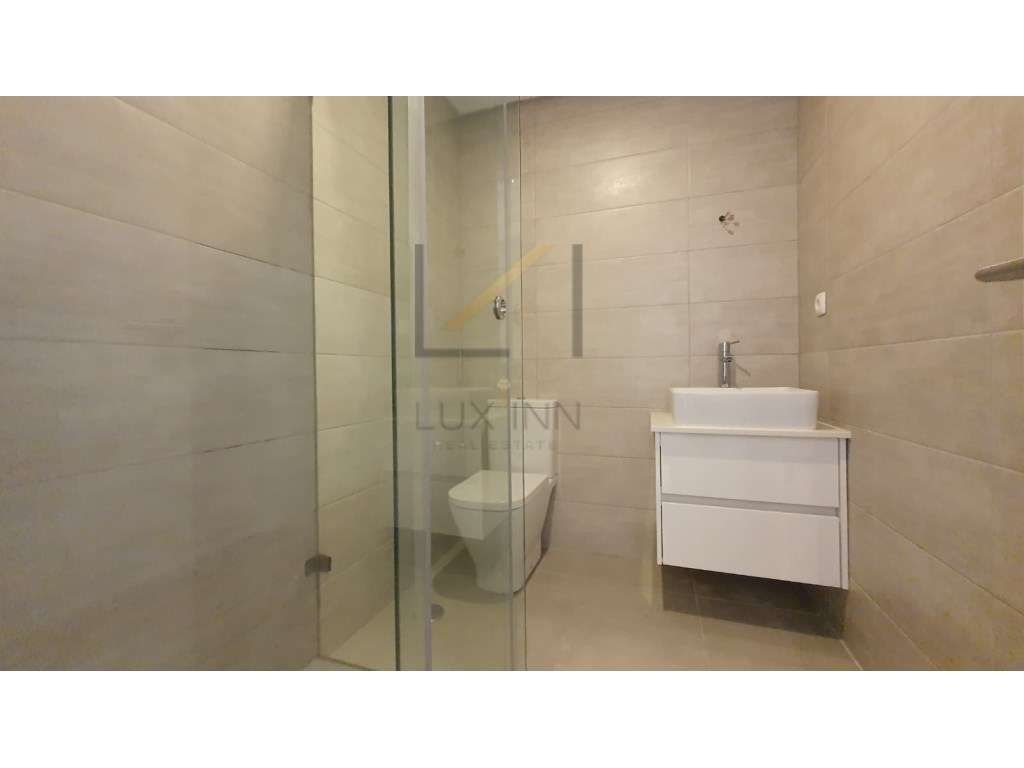 Apartamento T2, com varanda e arrecadação, Setúbal-18