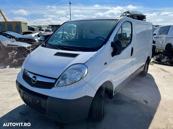 Dezmembrez Opel Vivaro - 2