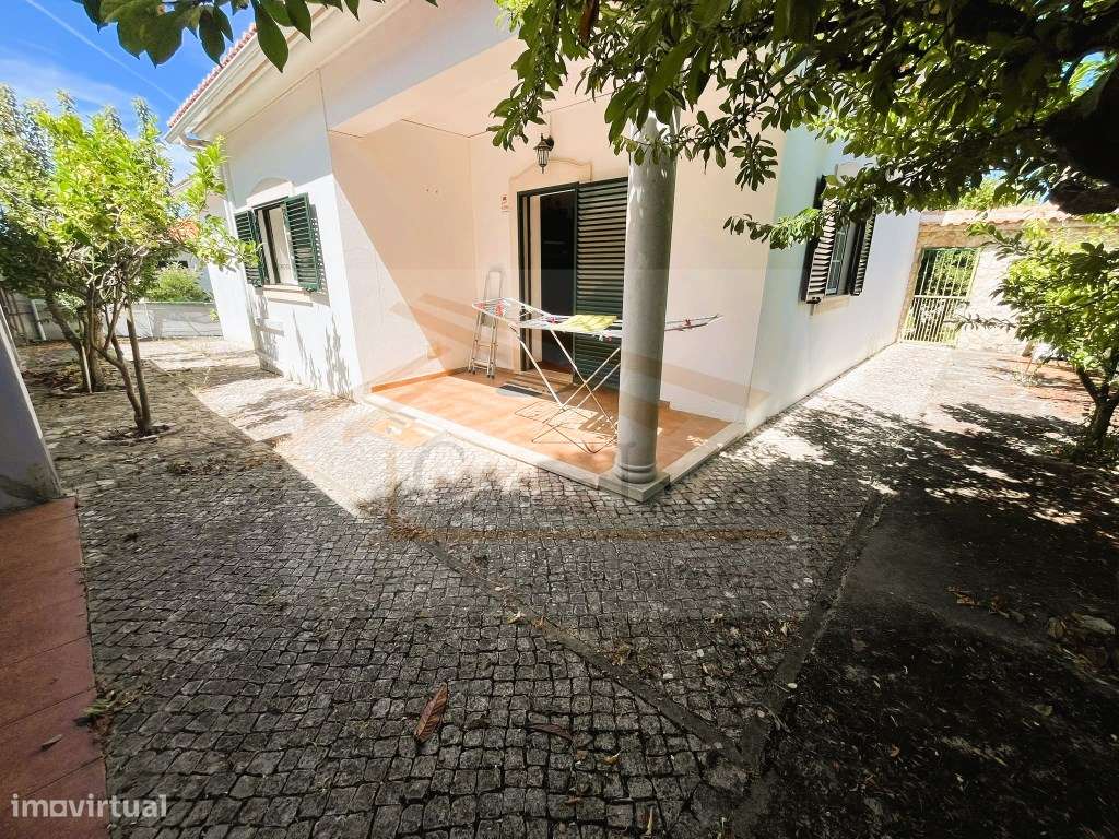 Moradia T3 no Centro do Cadaval - Localização Premium!-22