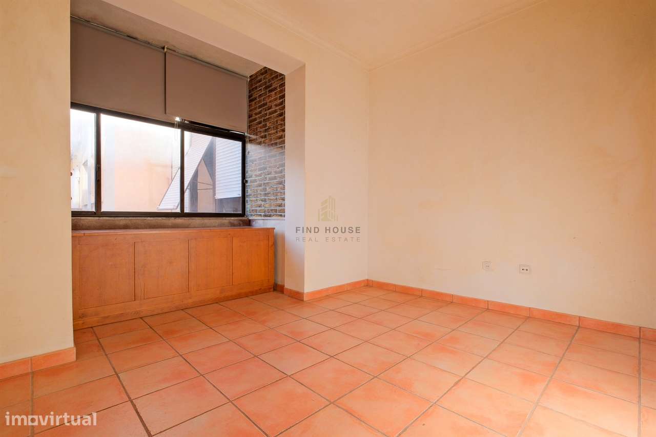 Vende-se Apartamento T3 no centro do Barreiro-15