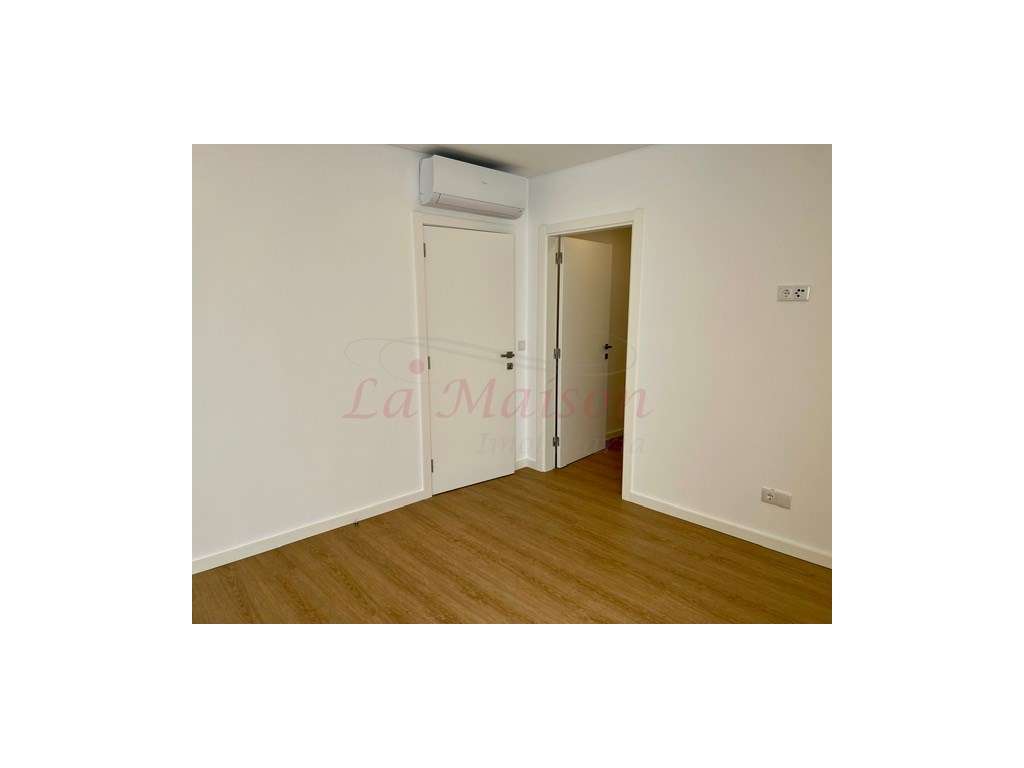 Moradia V5 no centro de Loures-28