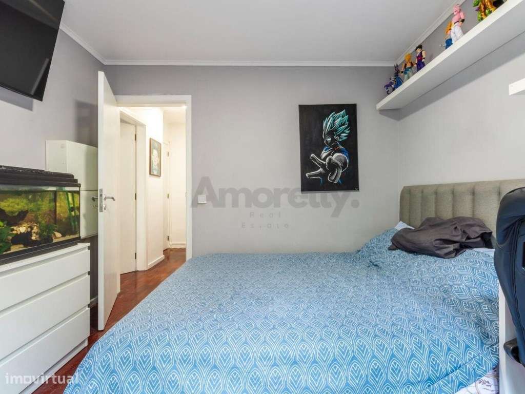 T2 Com Garagem E Arrecadação na Ajuda-25
