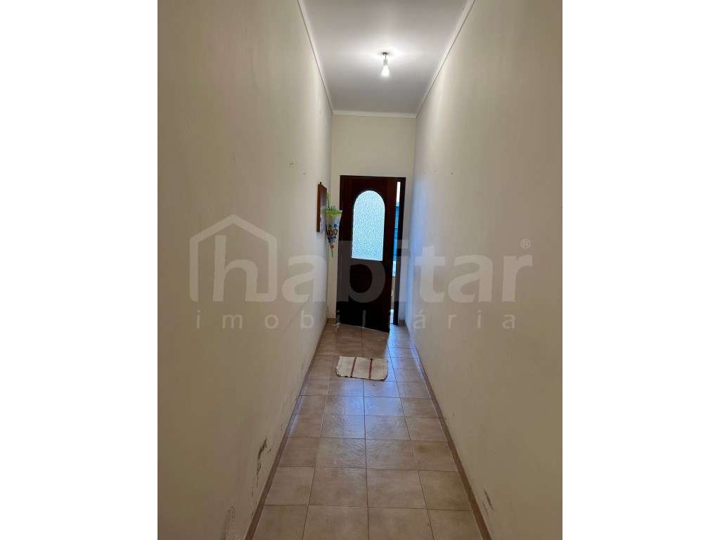 Moradia T3 no Centro Histórico de Benavente-5