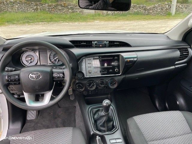 Toyota Hilux - 6