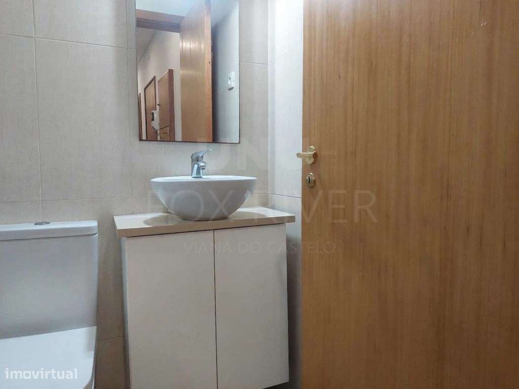 Apartamento T2 com Terraço Privativo e Garagem - Touguinha, Vila do...-14
