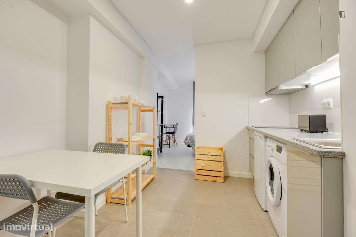 Estúdio - localizado em Baixa Coimbra - Grande imagem: 4/5