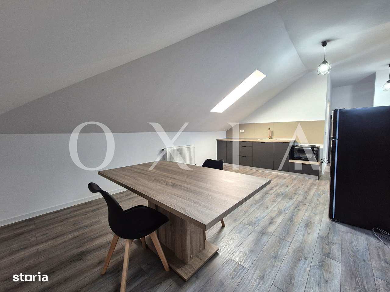 AX305 Giroc/Hotel IQ, Mobilat&Utilat, Loc de parcare - Imagine principală: 5/12