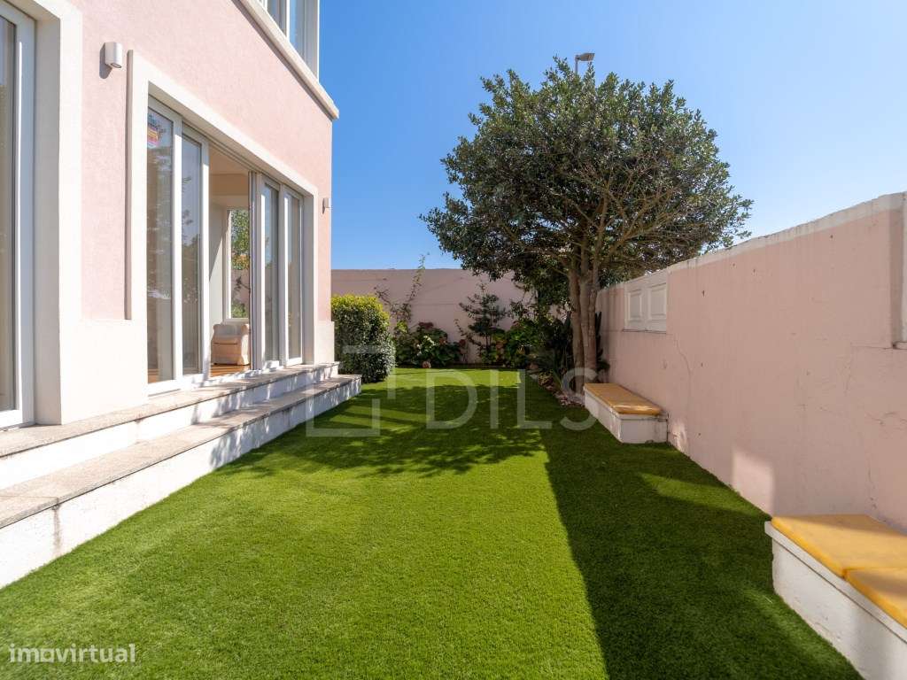 Moradia T5 renovada 2023, com jardim de 186m², em Nevogilde - Grande imagem: 2/49