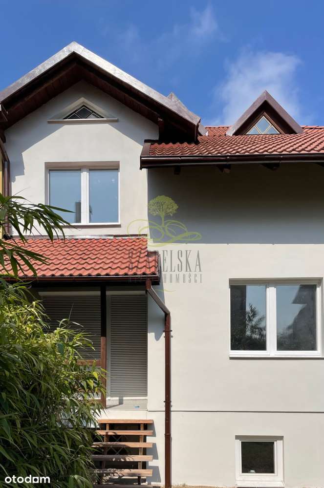 Podzielony na odrębne mieszkania, na działalność !-3