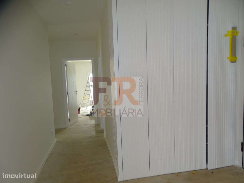 Moradia Isolada Térrea T4 com Garagem - Quinta do Anjo Palmela-9