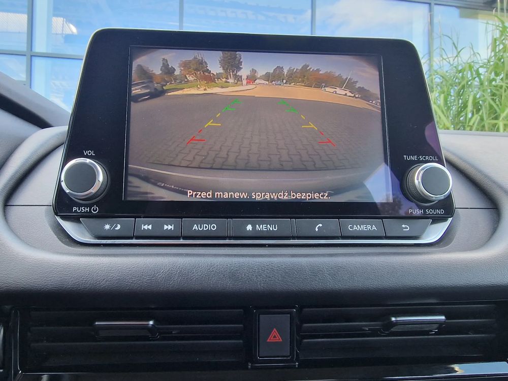 Pakiet Zimowy / Kamera / Czujniki Tył / Ekran 8” / Martwe Pole