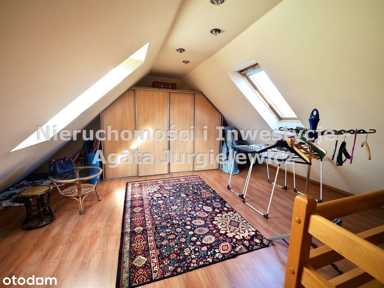 Szereg środkowy, 4 pokoje + strych użytkowy!-8