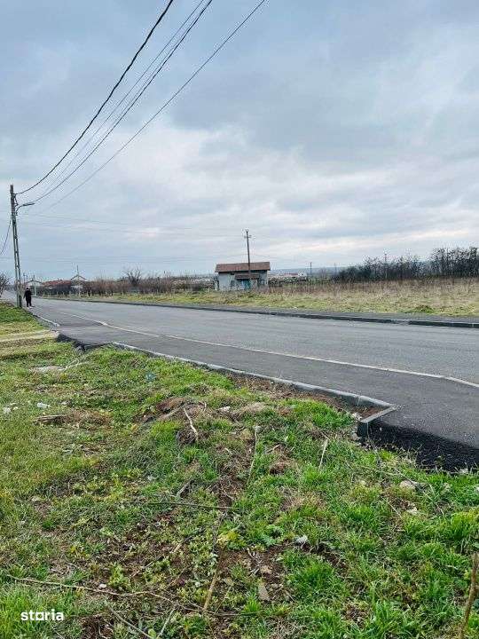 Teren extravilan 1000 mp, Rovine 2, acces la doua strazi, 8.7 m front - Imagine principală: 2/4