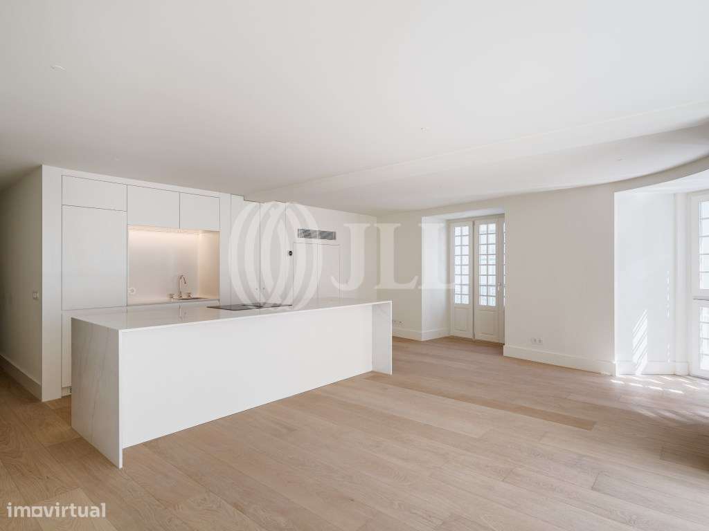 Apartamento T2 com garagem, na Avenida da Liberdade - Grande imagem: 5/19