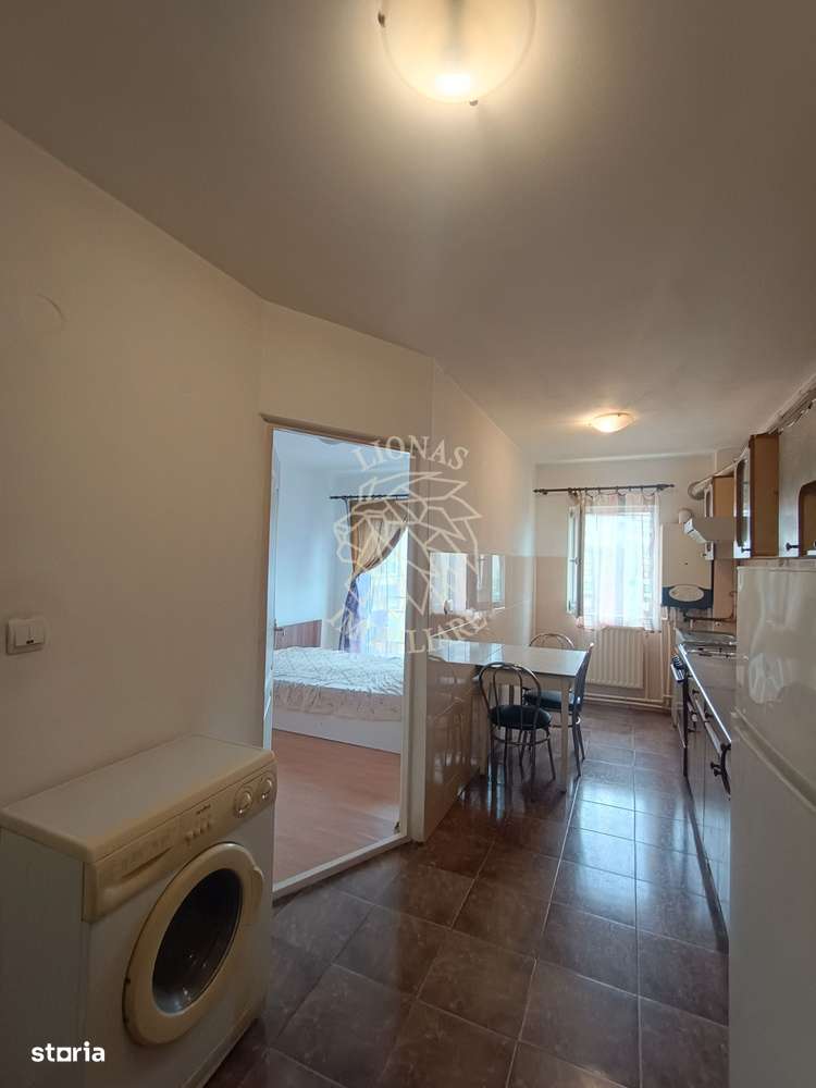 Apartament decomandat 2 camere 50 mp+2 balcoane-etaj 2-Zona Pompieri - Imagine principală: 2/6