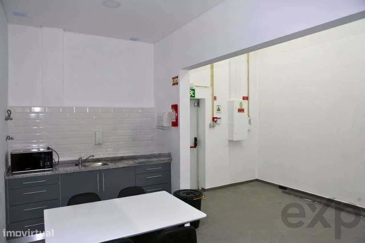 Armazém de 1609m² em Freamunde-19