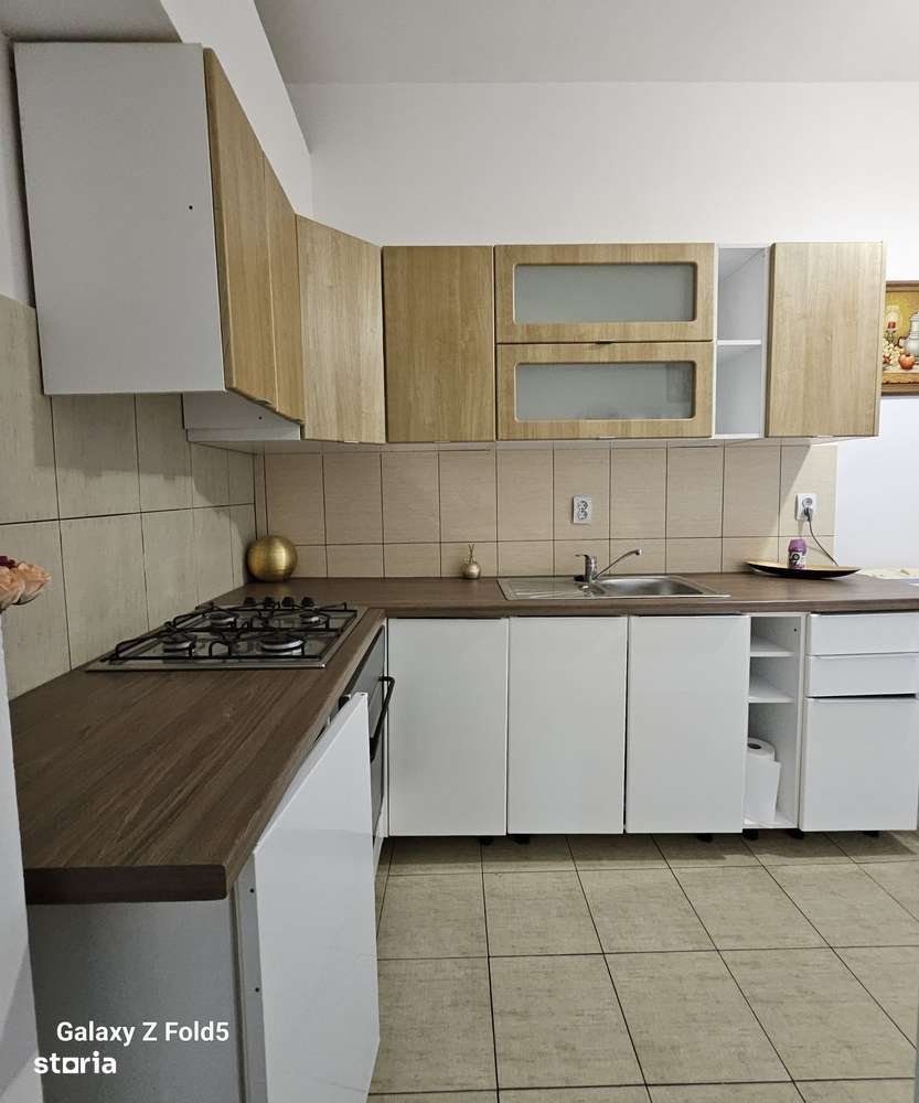 Apartament la casă zonă centrală - Imagine principală: 2/8