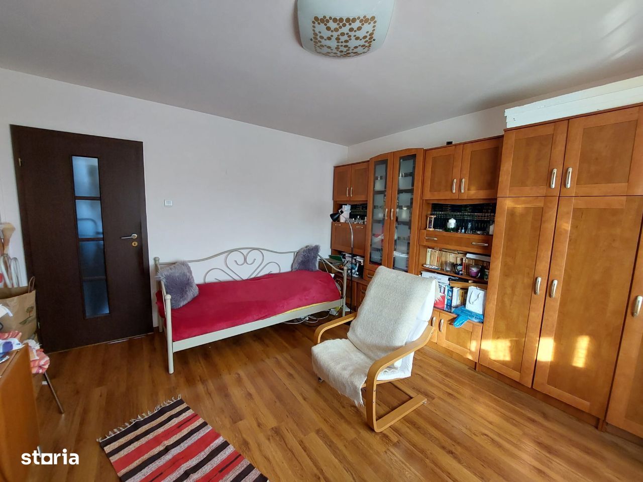 Apartament cu 3 camere, pretabil pentru familie, in zona Detunata