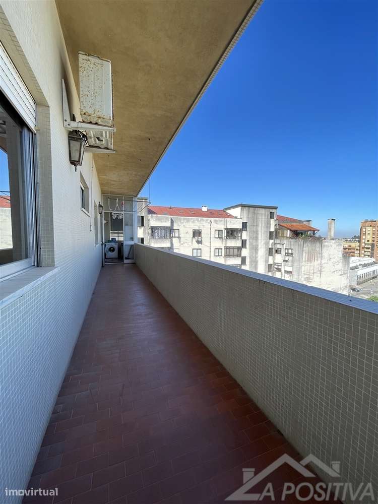 Apartamento T6 Venda em São João da Madeira,São João da Madeira-32