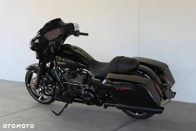 Harley-Davidson Touring Street Glide - 4