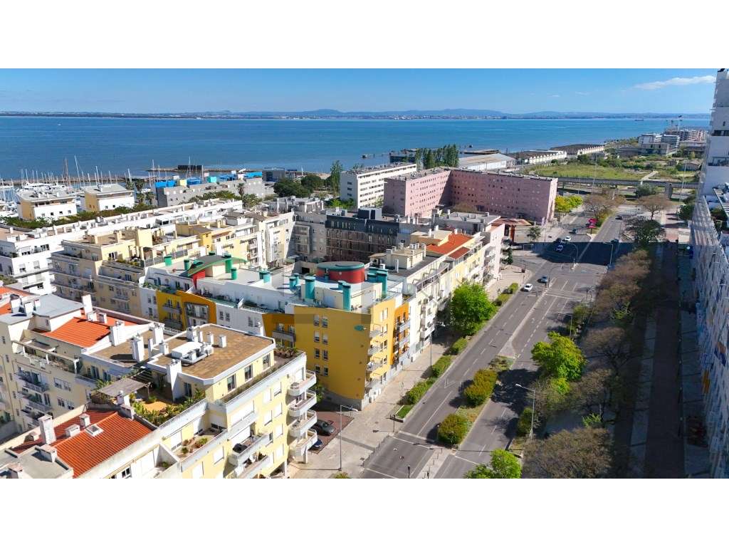 Penthouse T3 (possível T4) com Terraço, plena vista Rio e Garagem, ...-57