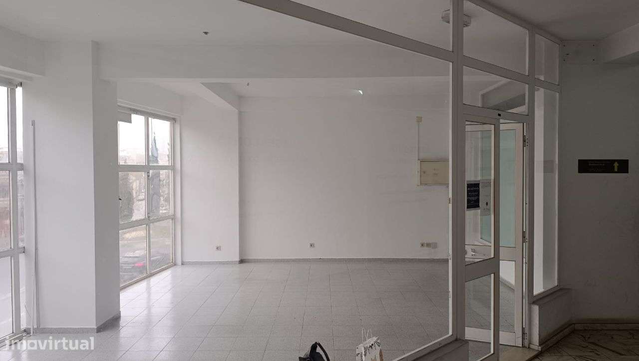 Loja para arrendamento no centro de Torres Vedras - Grande imagem: 5/12