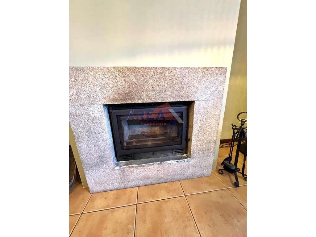 Moradia Geminada T3 em Vila de Cucujães-11