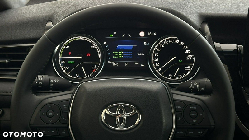 Toyota Camry - 16