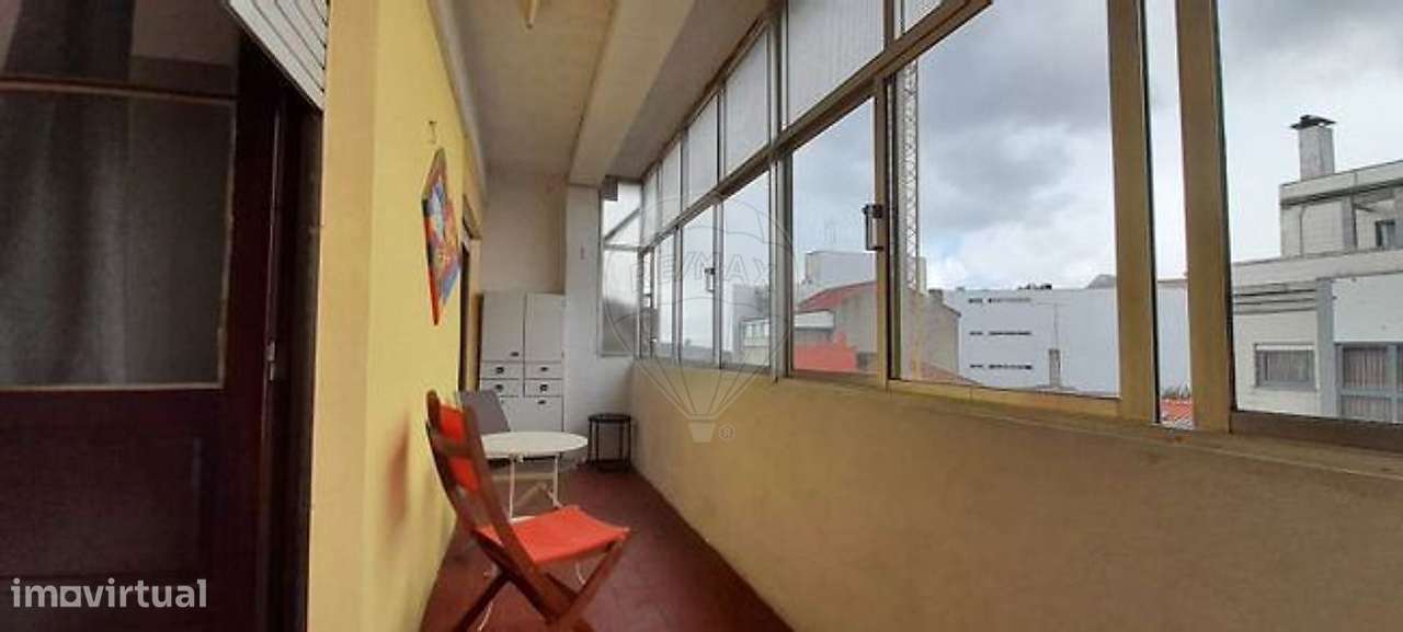 Apartamento T3 junto ao Arco da Porta Nova-13