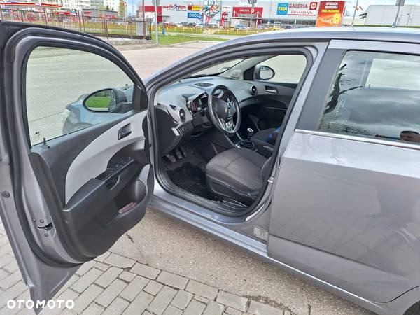 Chevrolet Aveo 1.6 LTZ - 4