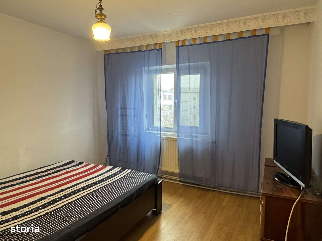 3 cam, 74 mp. decomandat, fara imbunatatiri, et.4, acoperis, Cuza Voda-2