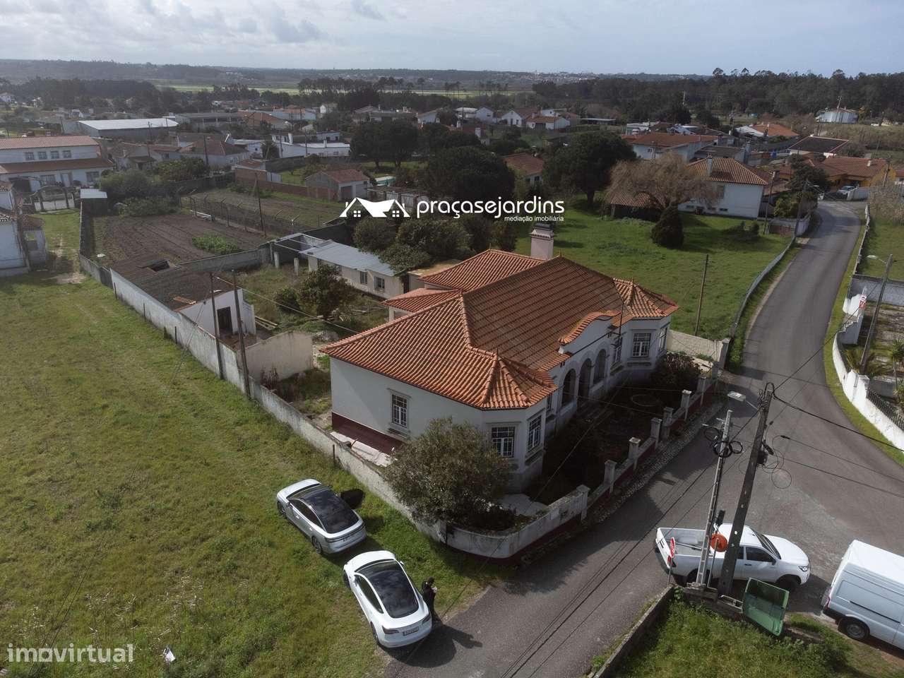 Moradia T3 com História, Conforto Moderno e Proximidade à Praia-29