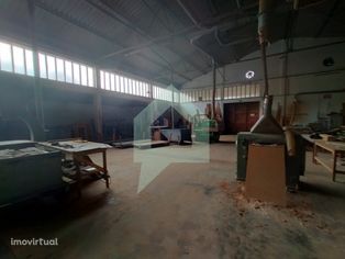 Pavilhão/Armazém Industrial em Louro, Vila Nova de Famali...