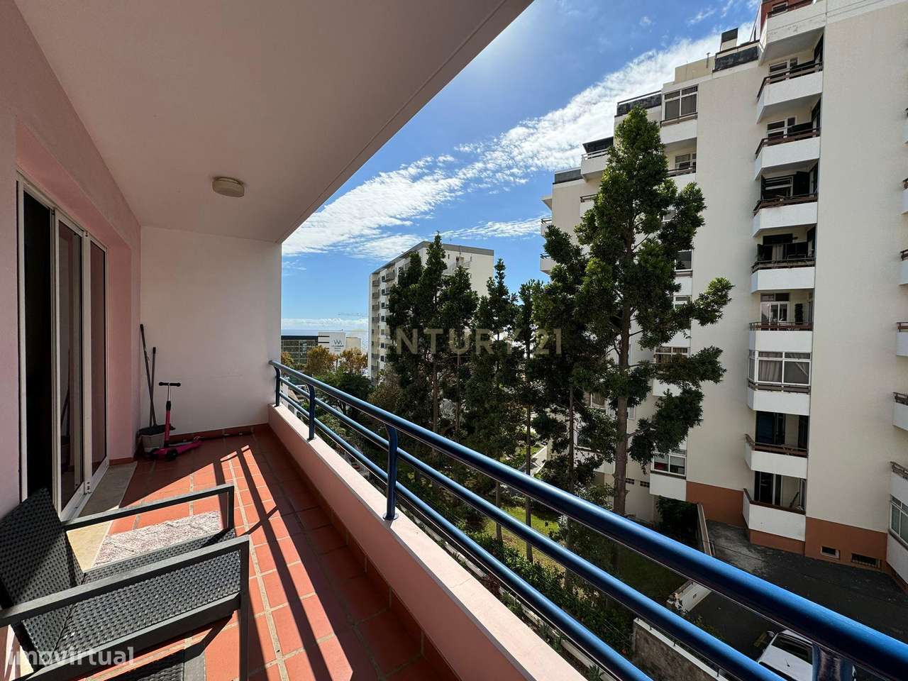 Apartamento T1 com Varanda  –  Lido, Funchal - Grande imagem: 2/13